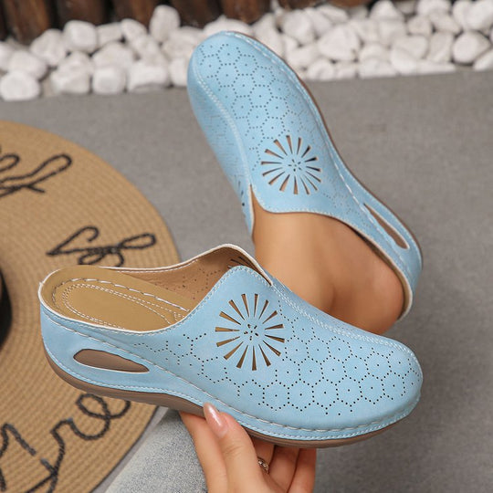 Damen luftige Clogs mit dekorativem Lochmuster und anatomischem Fußbett EB