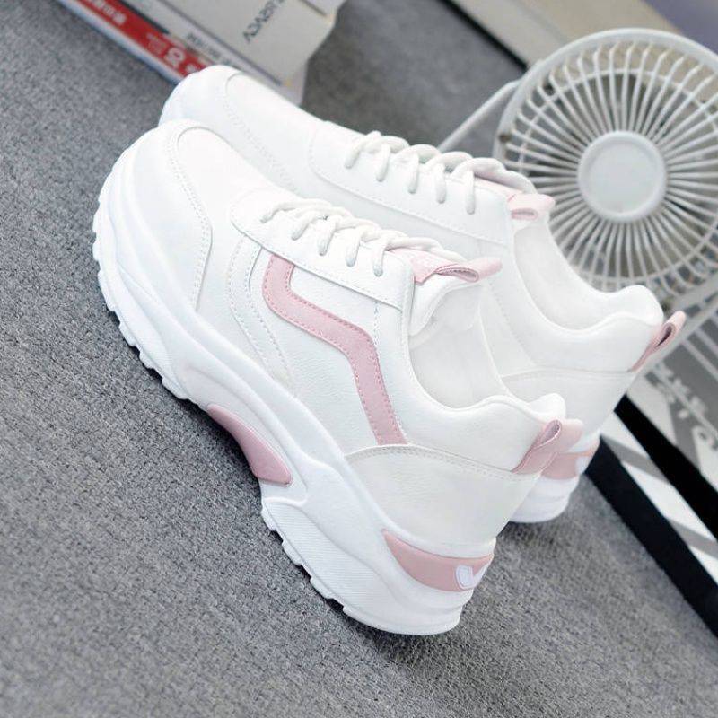 Damen Sportliche Sneaker mit gepolsterter Laufsohle und trendiger Silhouette EB