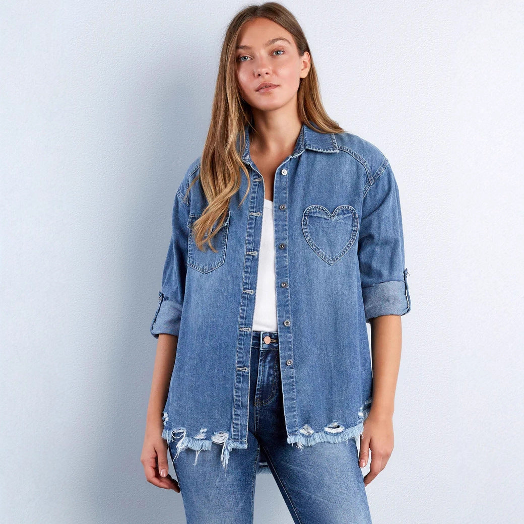 Damen nan lässige Denim-Hemdjacke Oversize mit aufgesetzten Brusttaschen, Herz-Stickdetail und ausgefranstem Saum EB