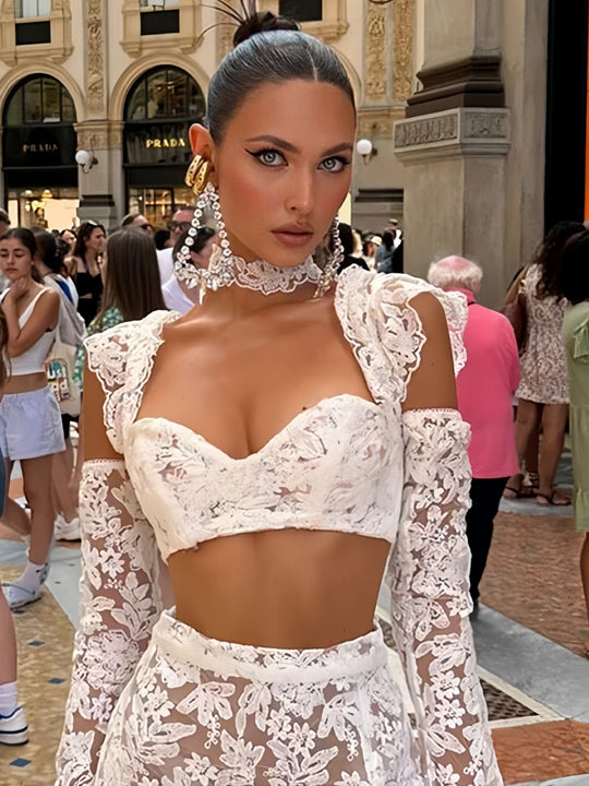 Damen Spitzencropped Top mit eleganten Applikationen und schickem Überwurf EB