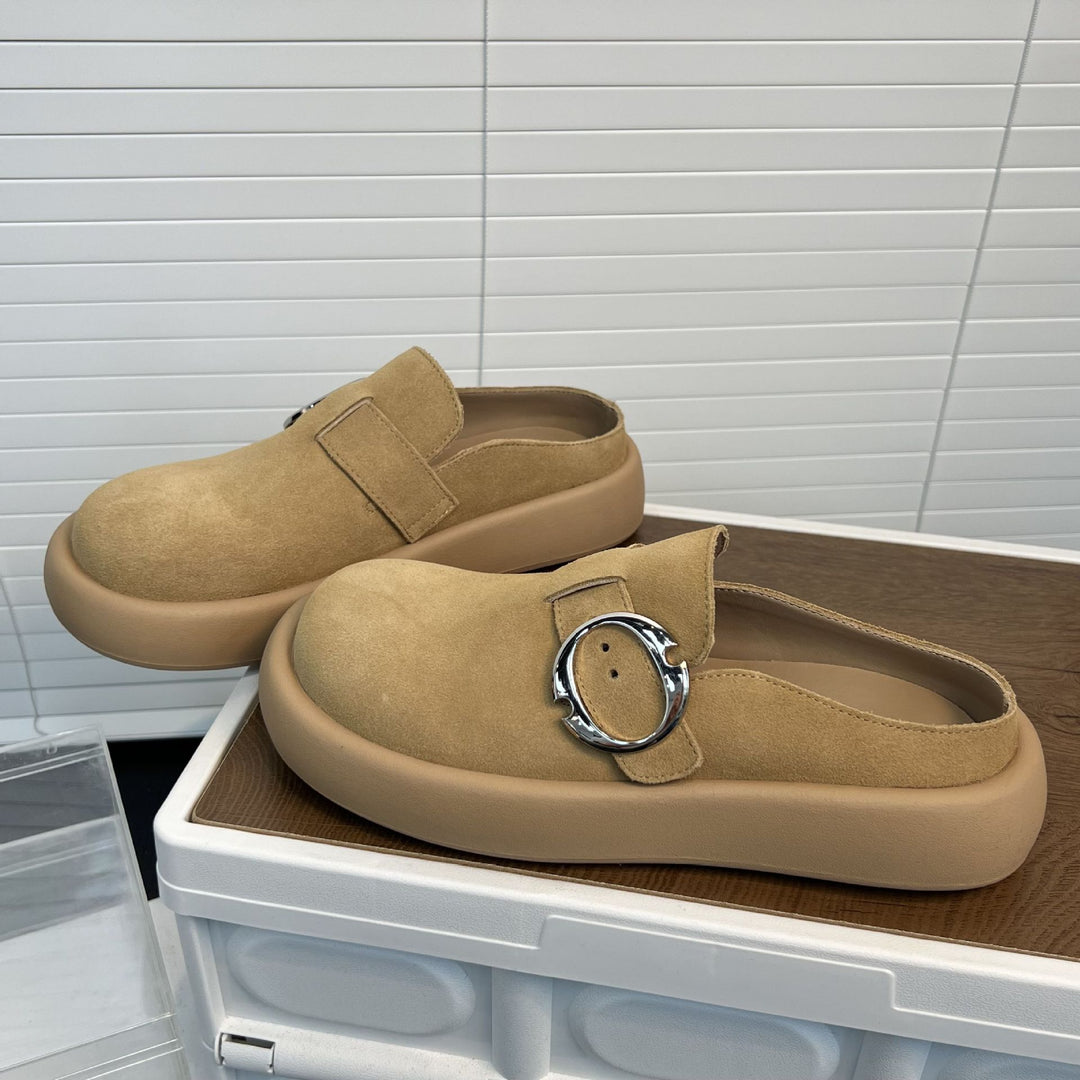 Damen Komfortable und modische Clogs mit dekorativem Detail EB