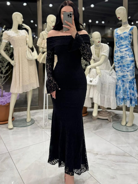 Damen Elegantes Spitzenkleid mit Off-Shoulder Design und Schößchen EB