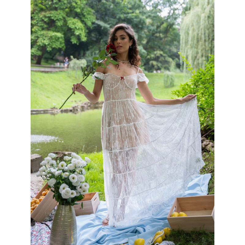 Damen Elegantes Spitzenkleid mit asymmetrischem Saum und verspielten Rüschendetails EB