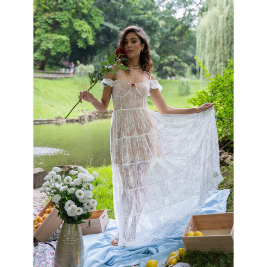 Damen Elegantes Spitzenkleid mit asymmetrischem Saum und verspielten Rüschendetails EB