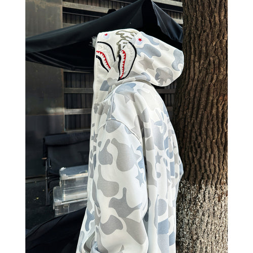 Damen Kapuzenpullover mit einzigartigem Camouflage-Design und aufwendiger Stickerei EB