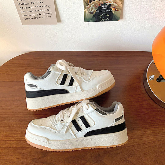 Damen Sportliche Sneakers mit dämpfendem Komfort und trendigen Akzenten EB