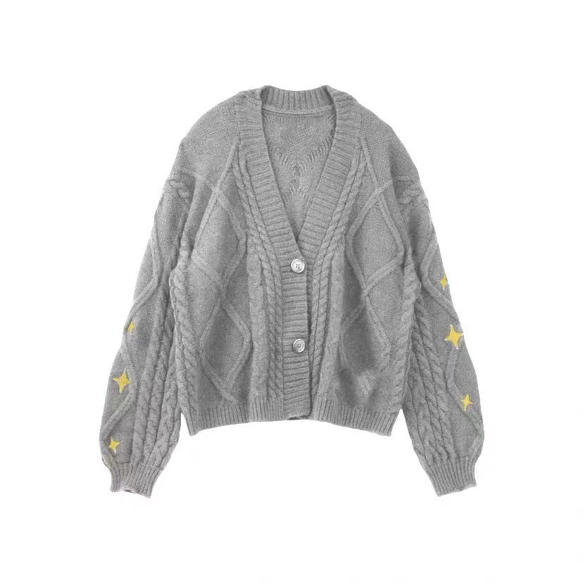 Damen nan oversize Strickcardigan mit Zopfmuster und Sternapplikationen V-Ausschnitt Knopfleiste EB