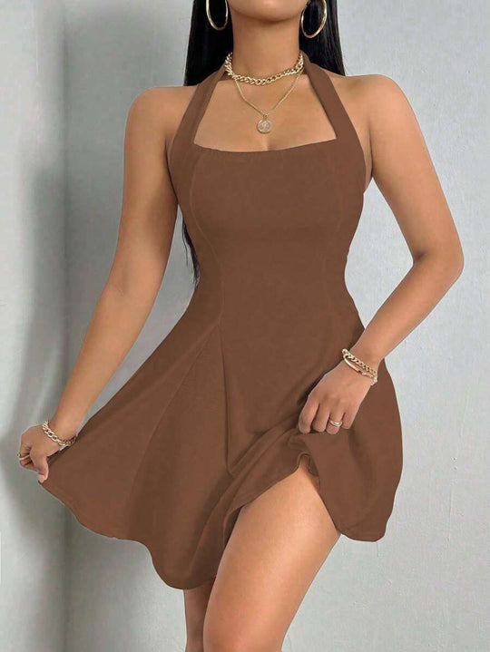 Damen Sommerliches Neckholder Kleid mit fließendem Saum EB
