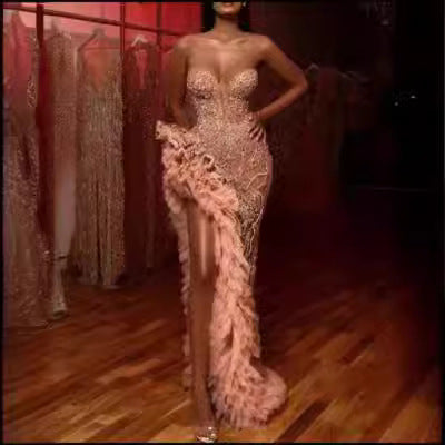 Damen Figurbetontes Abendkleid mit schimmernden Perlen und Rüschendetails EB