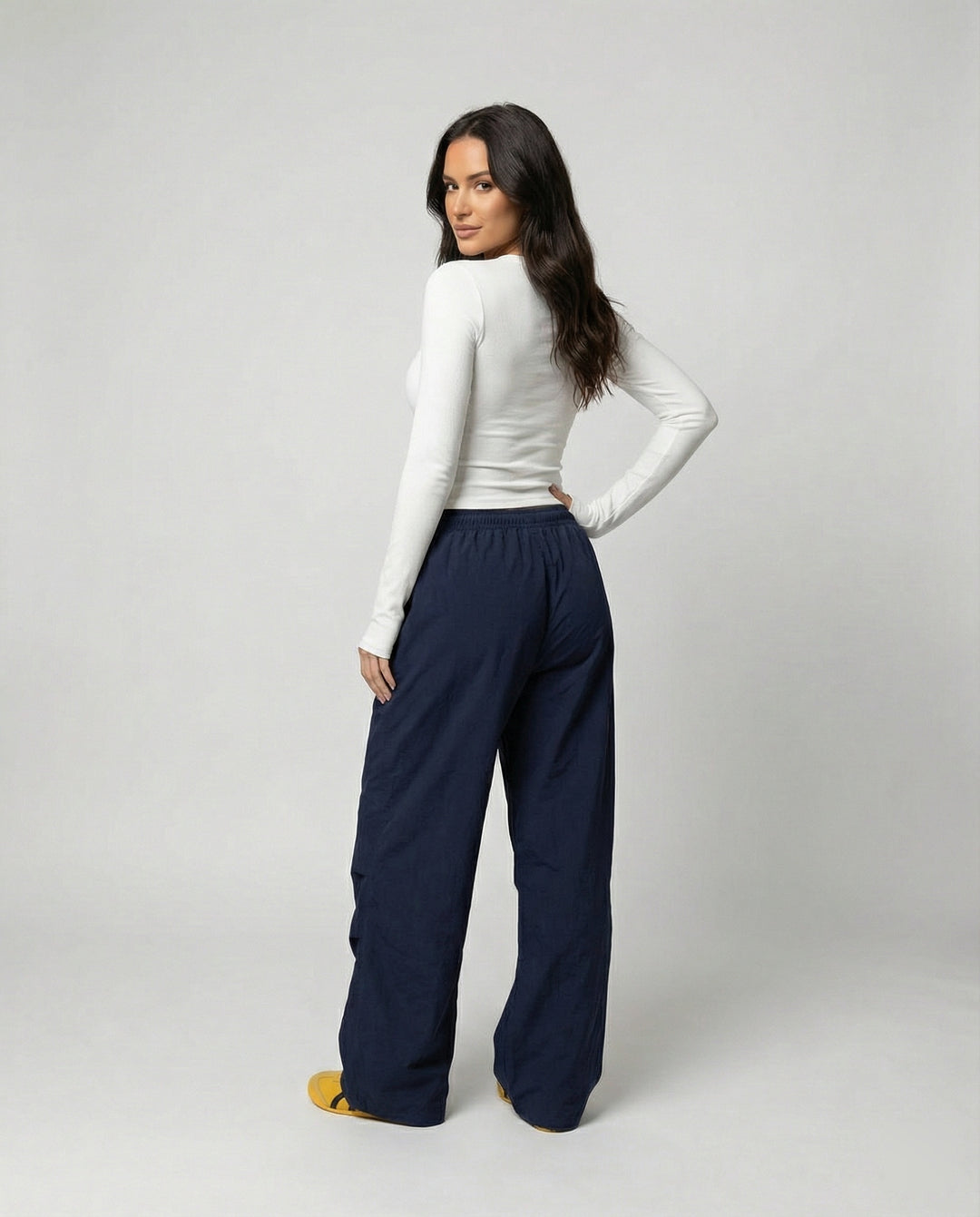 Damen weite Bundhose mit elastischem Tunnelzug langen Schlagbeinen und seitlicher Teilungsnaht EB
