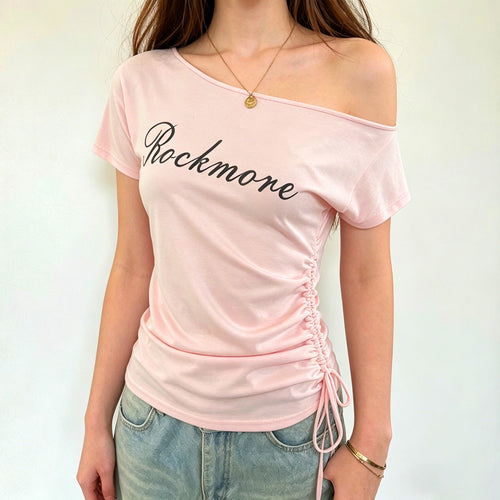 Damen Off-Shoulder T-Shirt mit Raffungen und modischem Schriftzug EB