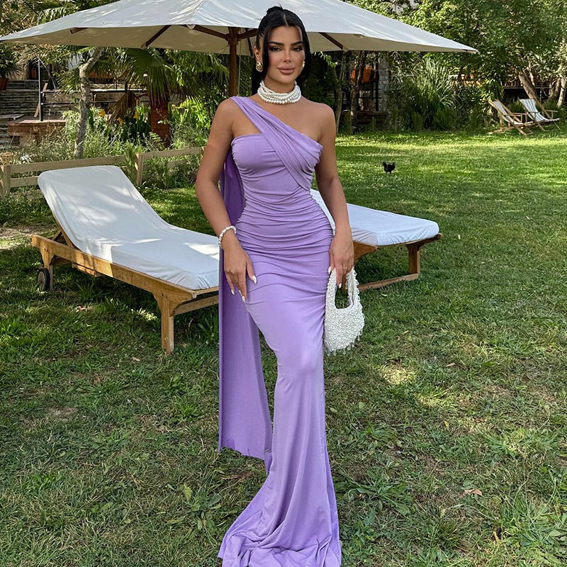 Damen Elegantes Tailliertes Abendkleid mit asymmetrischem Ausschnitt und fließendem Chiffon EB