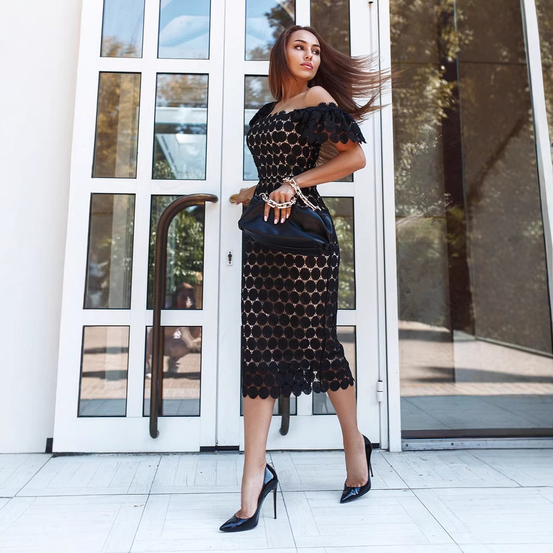 Damen Figurbetontes Spitzenkleid mit schulterfreiem Design und voluminösen Puffärmeln EB