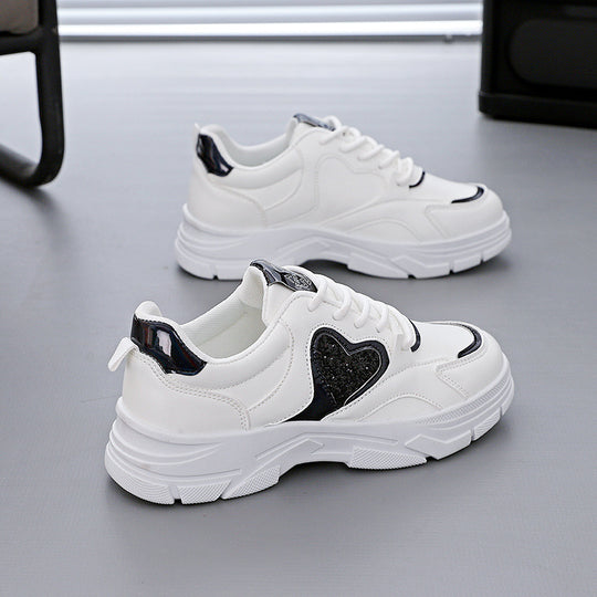 Damen Sportliche Sneakers mit glitzerndem Herz-Detail EB