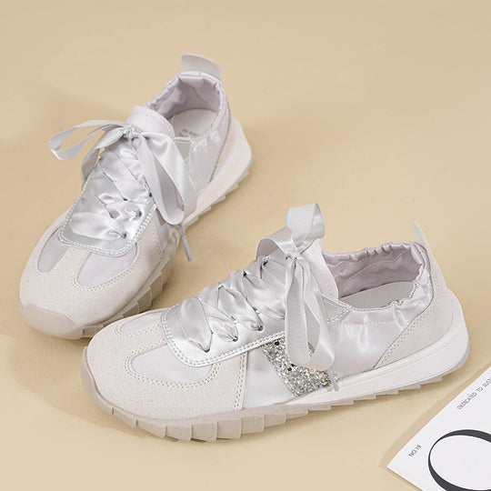 Damen Sneakers mit glänzenden Schnürsenkeln und atmungsaktivem Mesh-Obermaterial EB