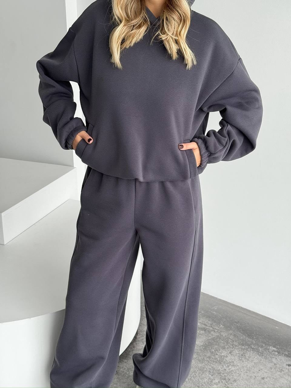 Damen Oversize Loungewear-Set aus schwerem Sweat mit Kapuzenpullover und weitem hochgeschnittenem Jogger EB