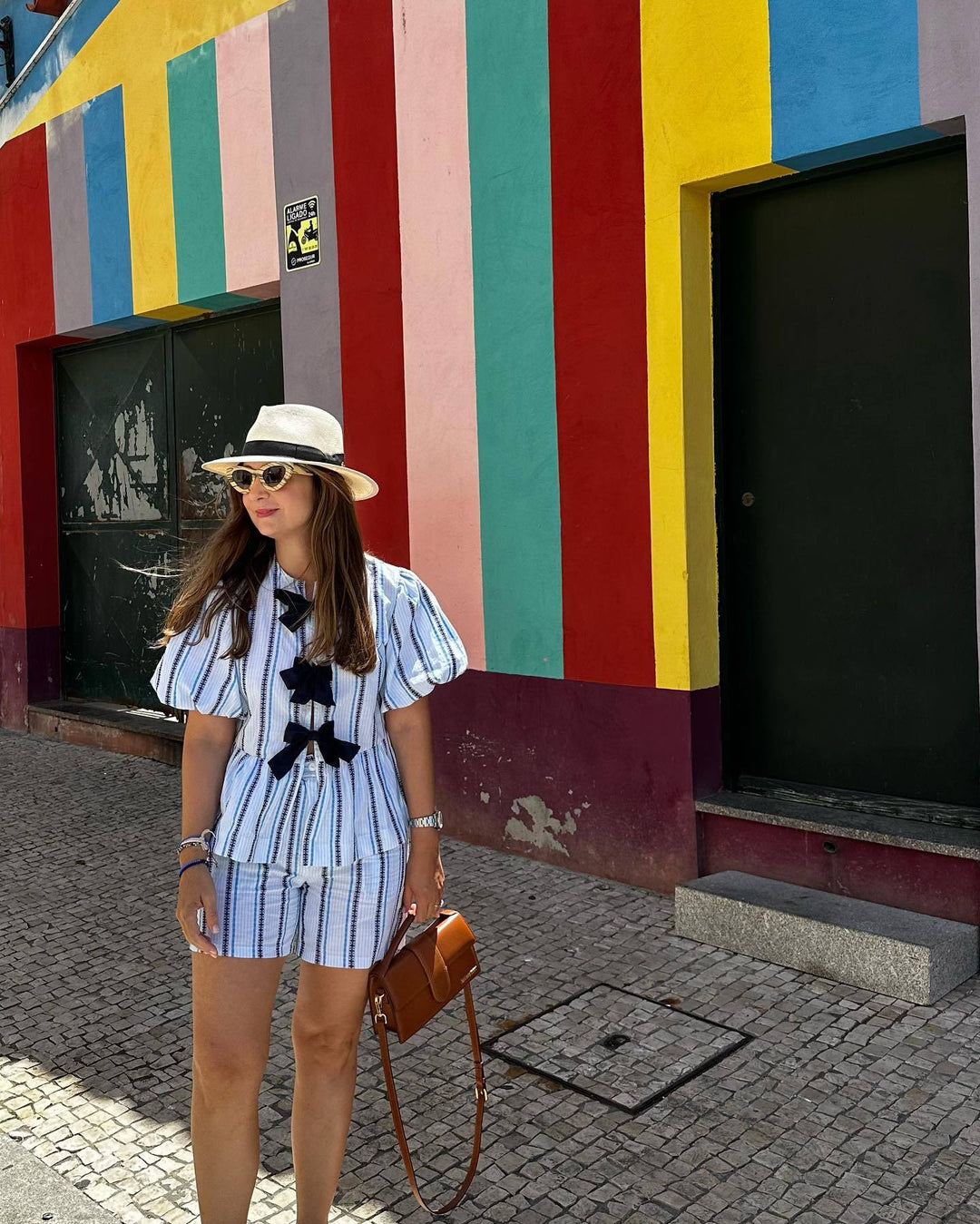 Damen Kurzarm Bluse mit trendigen Puffärmeln EB