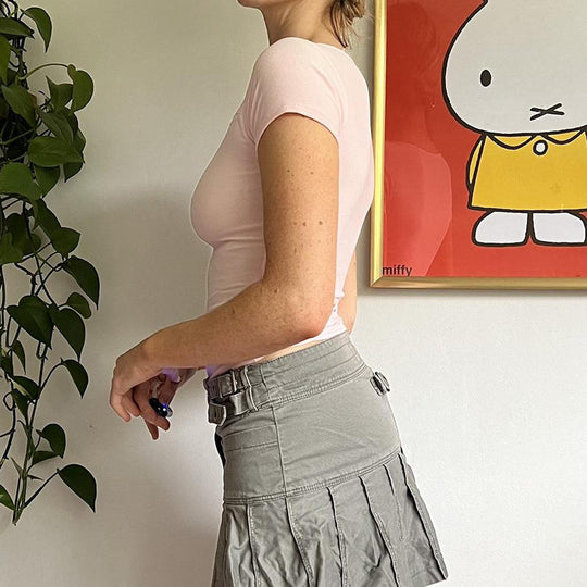 Damen luftiges Trägershirt mit elegantem Cut-out-Design und floralem Druck EB
