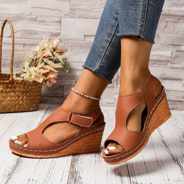 Damen Wedge-Sandalen mit elastischem Riemen und attraktiver Cut-Out-Optik EB