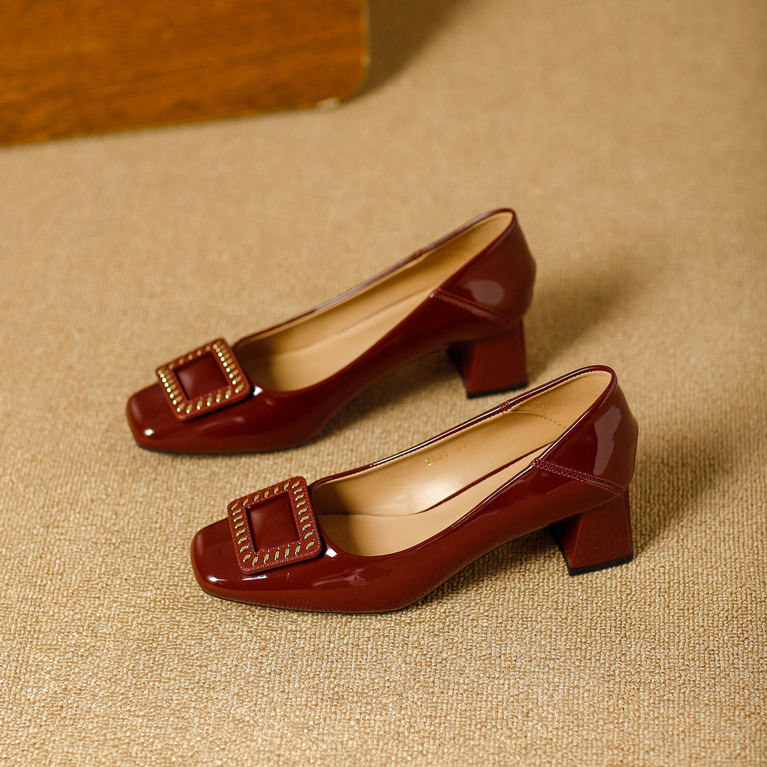 Damen Komfortable Pumps mit stylischem quadratischem Schmuckelement EB