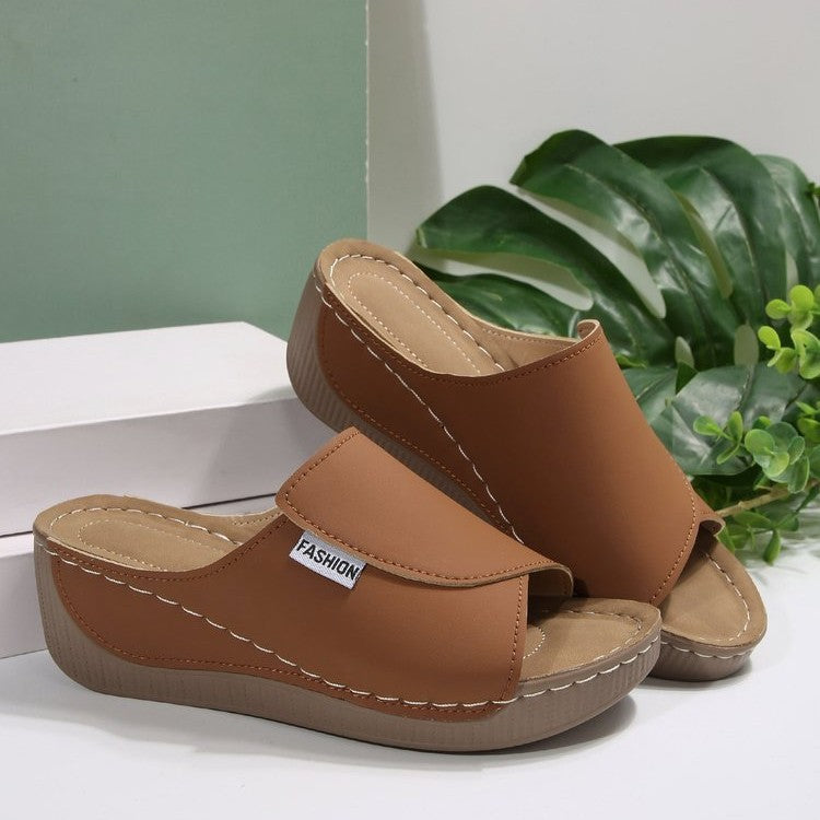 Damen Clogs mit modernem Kreuzriemen und rutschfester Sohle EB