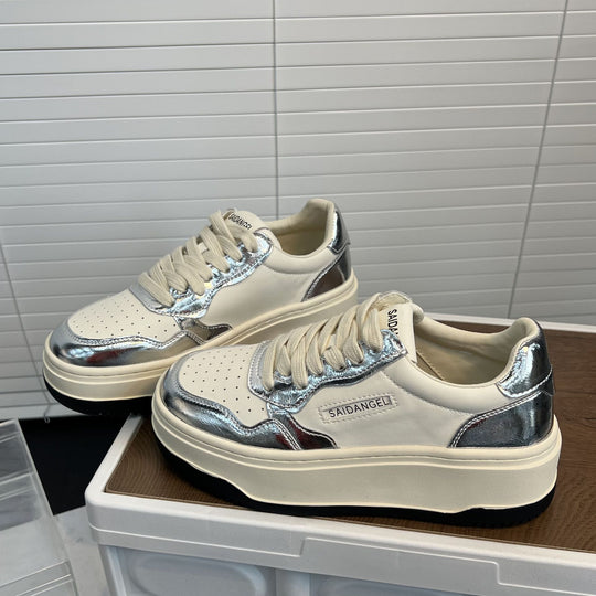 Damen Sneaker mit glänzendem Obermaterial und dämpfender Sohle EB