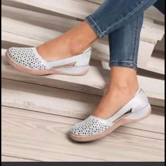 Damen luftige Clogs mit modischen Cut-Outs EB