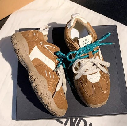 Damen Sportliche Freizeit-Sneaker mit innovativem Sohlen- und Schnürdesign EB