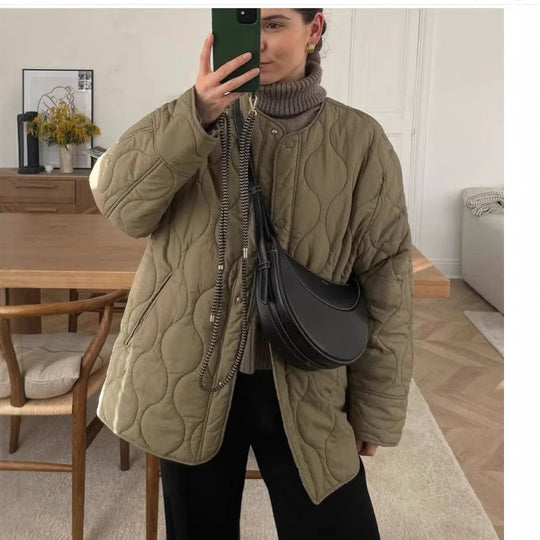 Damen Steppjacke mit zeitgemäßem Design und praktischen Seitentaschen EB