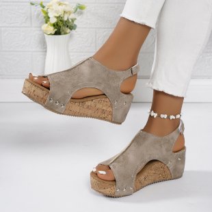 Damen Wedge-Sandalen mit modischen Cut-Outs und dekorativen Akzenten EB