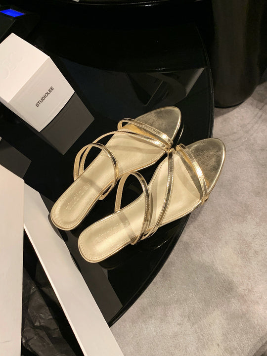 Damen Glamouröse Riemchen-Sandalen mit elegantem Metallic-Finish EB