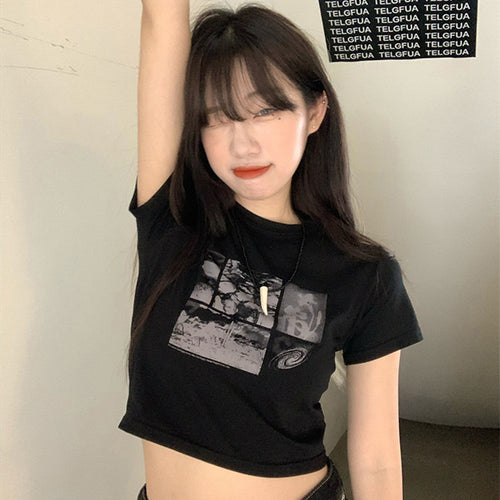 Damen Cropped T-Shirt mit kreativem Grafikdesign EB