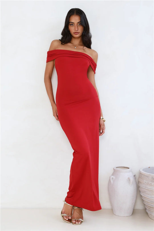 Damen Elegantes Maxikleid mit Off-Shoulder Schnitt und figurbetonter Passform EB