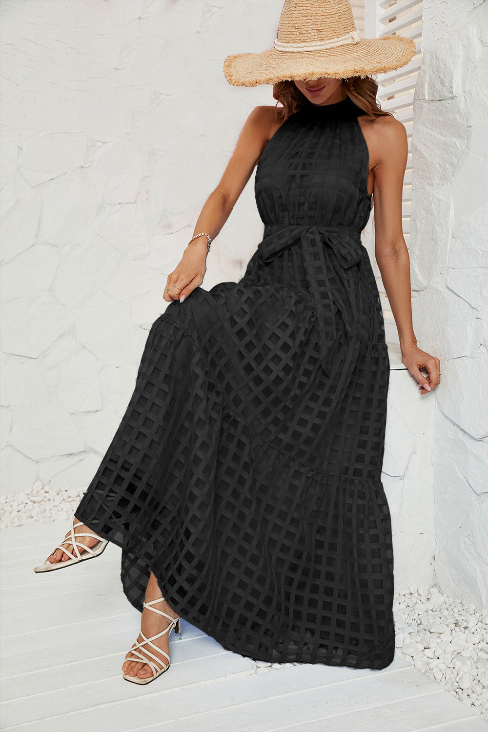 Damen Maxikleid mit elegantem Halterneck und luftigen Rüschen EB