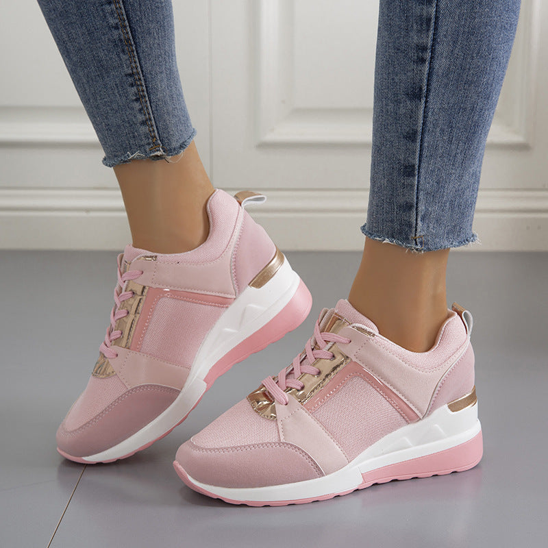 Damen Sportliche Sneakers mit perforierter Oberfläche und modischem Metallic-Detail EB