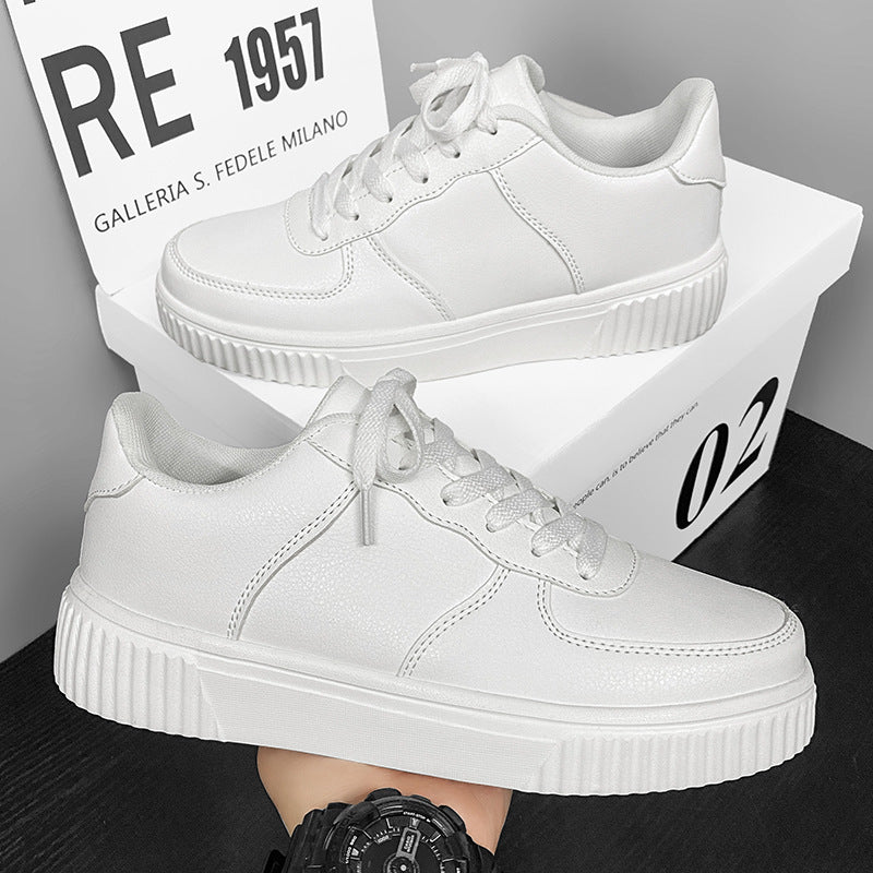 Unisex Plateau-Low-Top-Sneaker mit gepolstertem Einstieg und profiliertem Gummiaußensohle EB