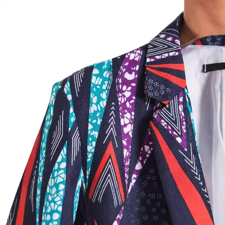 Damen Blazer mit auffälligem geometrischen Muster und eleganter Schnittführung EB
