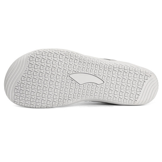 Unisex nan minimalistischer City-Sneaker mit feinmaschigem Textiloberteil, gepolstertem Einstieg und flexibler Gummilaufsohle EB