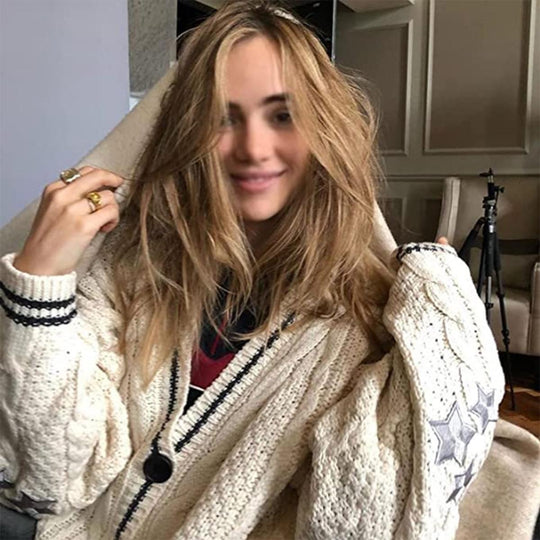 Damen nan oversized Zopfmuster-Cardigan mit V-Ausschnitt, Knopfleiste und Sternapplikationen EB