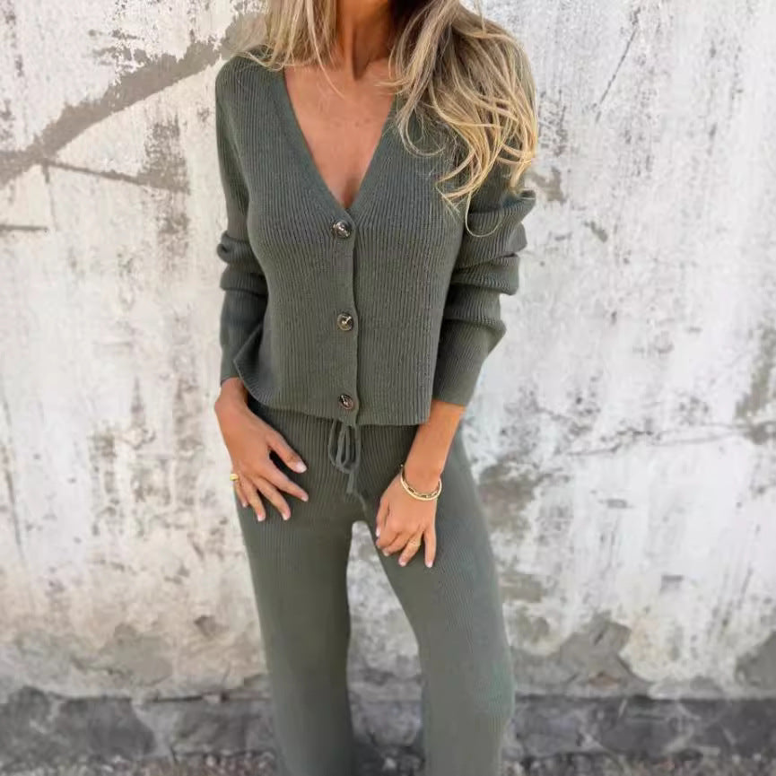 Damen Strick-Set mit V-Ausschnitt und Knopfdetails EB