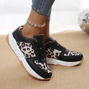 Damen Sneaker mit animal-print Akzenten und rutschfester Sohle EB