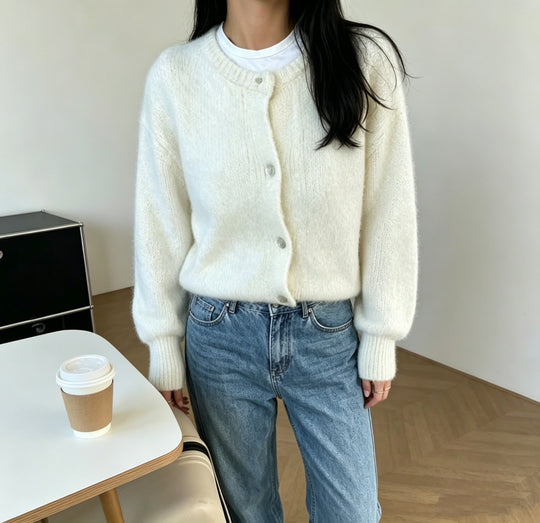 Damen Kuschelige Mohair-Optik Strickjacke mit Rundhals und Ballonärmeln EB