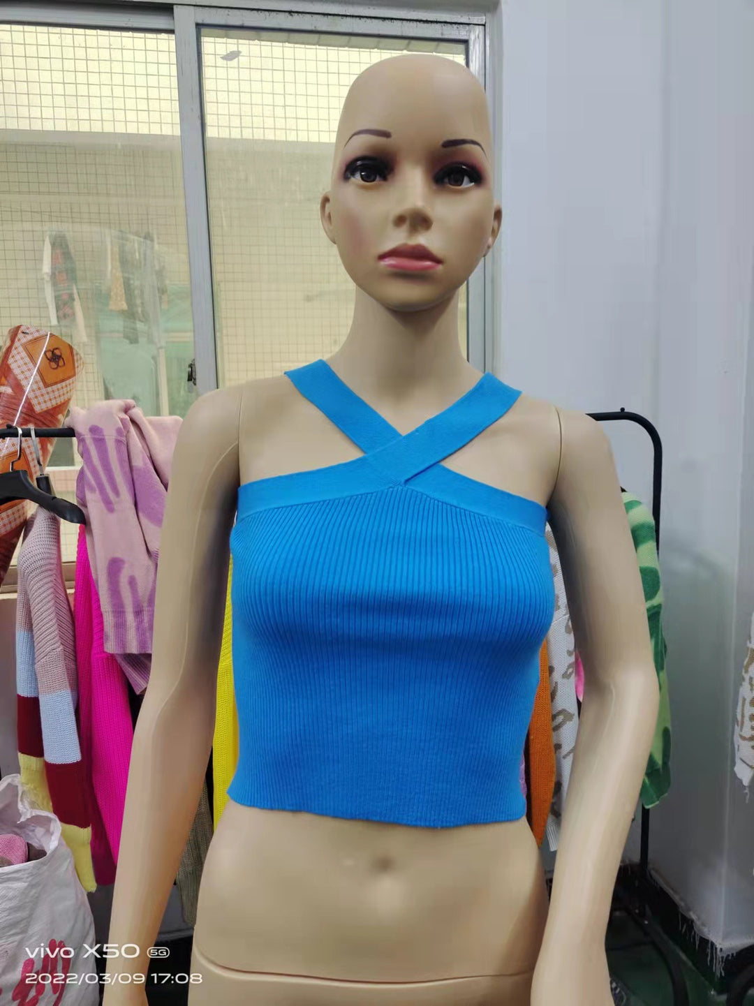 Damen Crop-Top mit schickem Kreuz-Trägerdesign EB