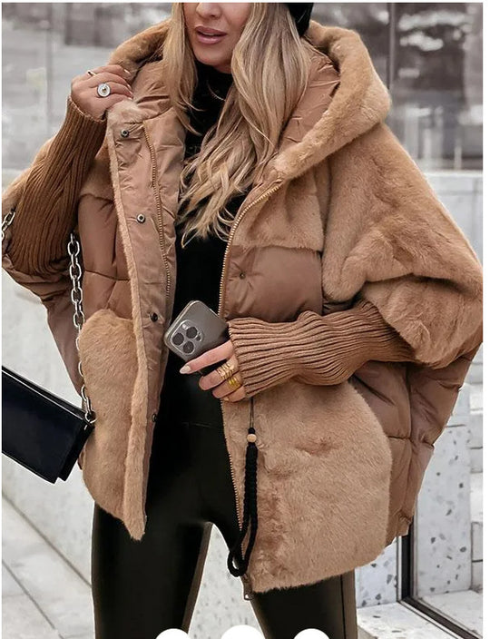 Damen nan oversized gesteppte Winterjacke mit Kunstfellpanelen, Kapuze und integrierten Rippenärmel-Details EB