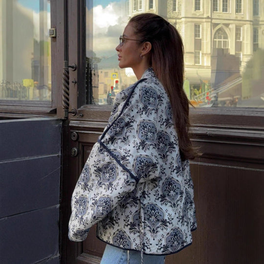 Damen modische Jacke mit floralem Muster und Bindegürtel EB