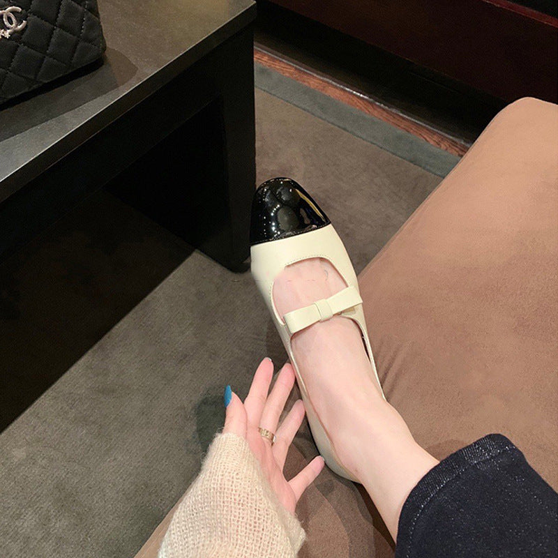 Damen stilvolle Ballerinas mit elegantem Lackerzit und feiner Schleifenapplikation EB