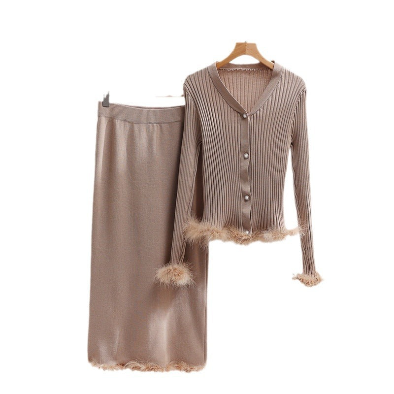 Damen Strickensemble mit feinem Fellbesatz EB