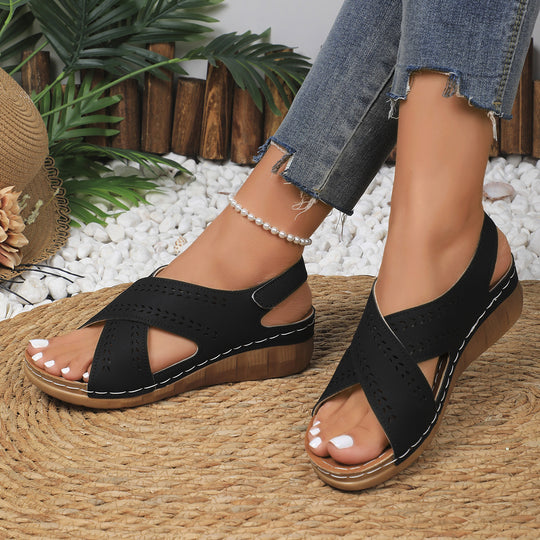 Damen Komfortable Riemchensandalen mit luftigen Cut-Outs EB