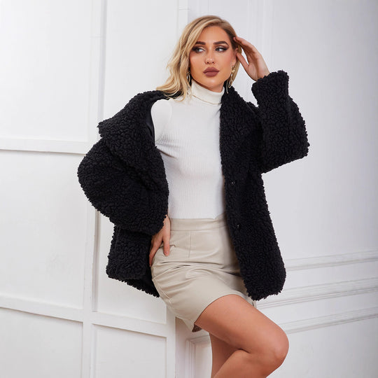 Damen Flauschige Teddyjacke mit elegantem Schnitt und praktischen Taschen EB