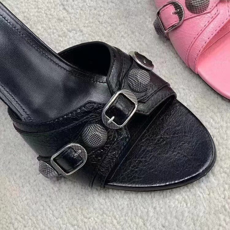 Damen Elegante Slides mit dekorativem Kettendetail EB